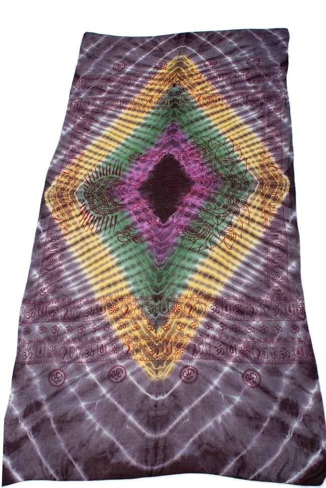 〔195cm*100cm〕ガネーシャ＆ヒンドゥー神様のタイダイサイケデリック布 - 黒紫×黄×ピンク×緑系 2 - 全体写真です。とても大きな布なのでソファーカバーなどのインテリアファブリックへ。