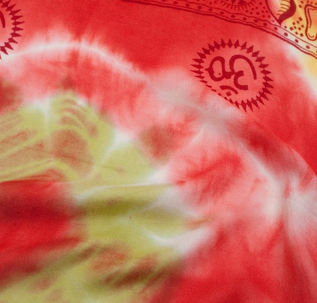 〔195cm*100cm〕ガネーシャ＆ヒンドゥー神様のタイダイサイケデリック布 - 赤×黄緑×紫×黄色系 3 - 拡大写真です