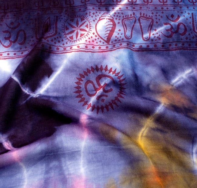 〔195cm*100cm〕ガネーシャ＆ヒンドゥー神様のタイダイサイケデリック布 - 紫×黄×ピンク×水色系 3 - 拡大写真です