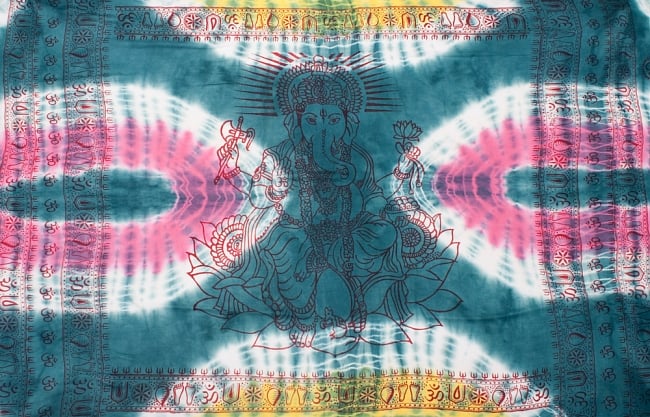 〔195cm*100cm〕ガネーシャ&ヒンドゥー神様のタイダイサイケデリック布 - 青緑×ピンク×黄色系 8 - 【選択:A】の写真です。このように中心にガネーシャ柄が入っています。