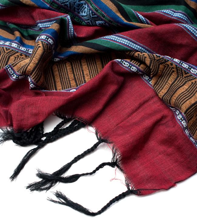 ベトナム ターイ族の伝統手織りスカーフ・デコレーション布 4 - 縁の部分の写真です。こちらは、フリンジ付きです。