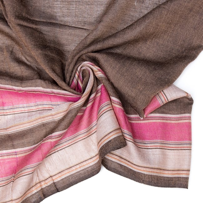 インドの伝統布　ボーダー柄のルンギー用布 〔幅97cm 1メートル切り売り〕ブラウンの写真1枚目です。さらりとしたビスコース生地です。ストールや、インテリア用の布としておすすめです。インド綿,切売り,ルンギー,マルチクロス