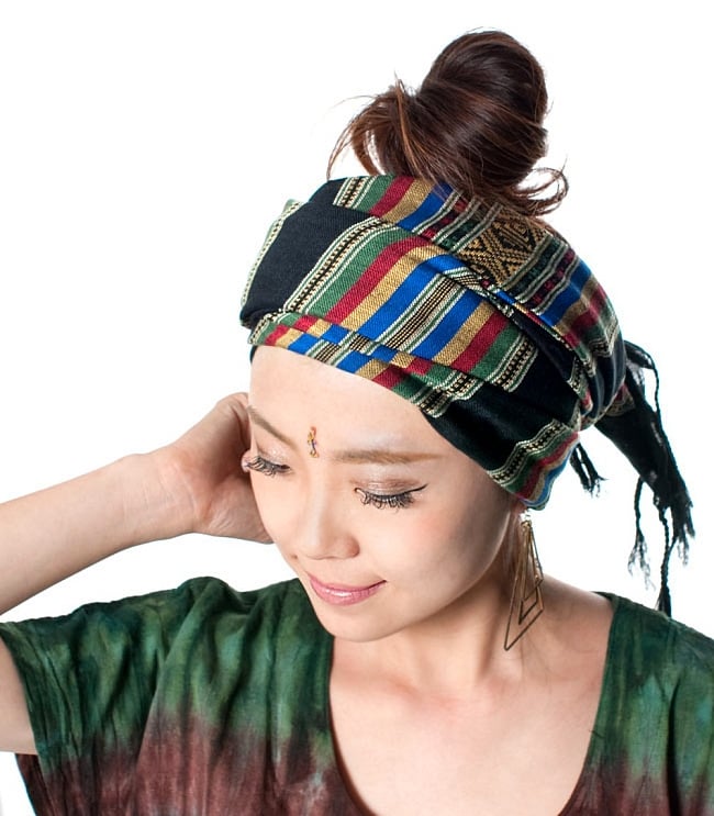 〔暖色系アソート〕ベトナム ターイ族の伝統手織りスカーフ・デコレーション布(切りっぱなし) 7 - 柔らかいので、頭に巻いてターバンとしてもオススメ！(以下の写真は同ジャンル品のものになります。)