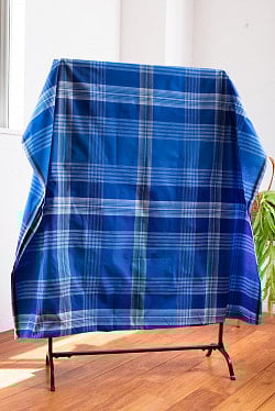  鮮やかなブルーが美しい マドラスチェックのルンギー【約120cm×約210cm】 - サブ2