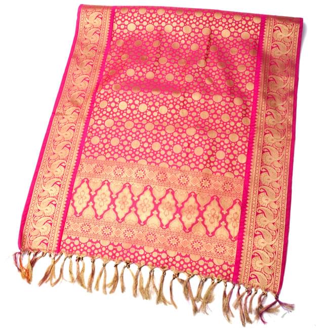 (大判)金色刺繍の光沢デコレーション布 - ピンクの写真