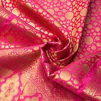 (大判)金色刺繍の光沢デコレーション布 - ピンク