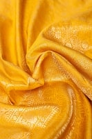 (大判)金色刺繍のデコレーション布 - 伝統模様・黄色の商品写真
