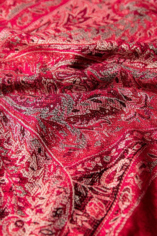 〔200cm×70cm〕インドの伝統柄 ペイズリーショール - レッド + ピンクの商品写真 5枚目 別の角度から見てみました。