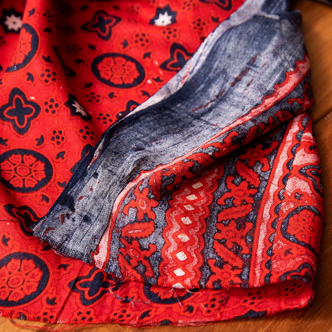 〔180cm*120cm〕インドの伝統柄 更紗模様プリント布 14 - 裏面はこのようになっています。