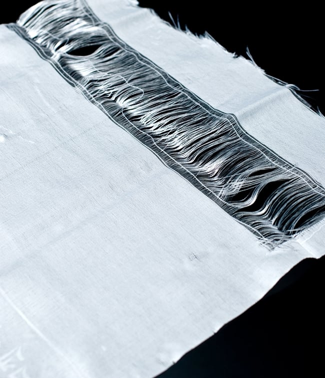 ネパールの祝福用 光沢スカーフ カタ KHATA 約160cm （白） 3 - 薄い生地です