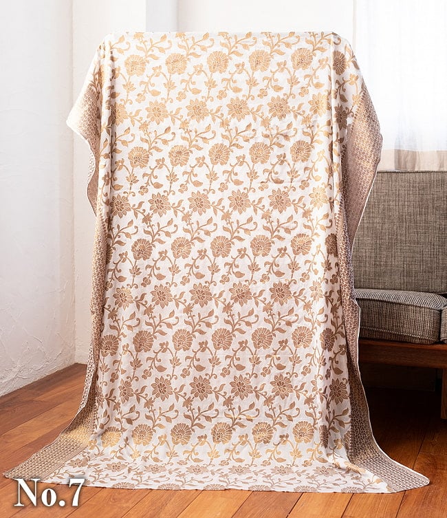 【アソート】　白地に金糸を織り込んだインドのドゥパッタ　約265cm×約115cm 29 - No.7アソートの例です。