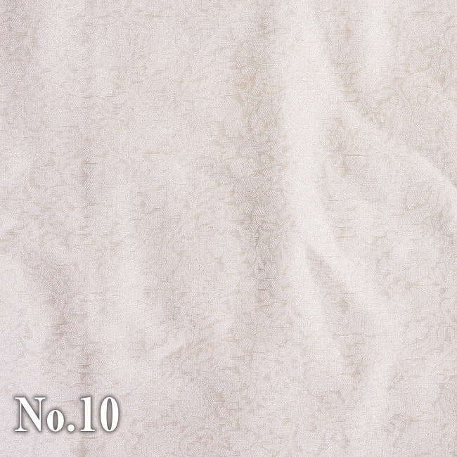 【アソート】　白地に金糸を織り込んだインドのドゥパッタ　約265cm×約115cm 33 - No.10アソートの例です。