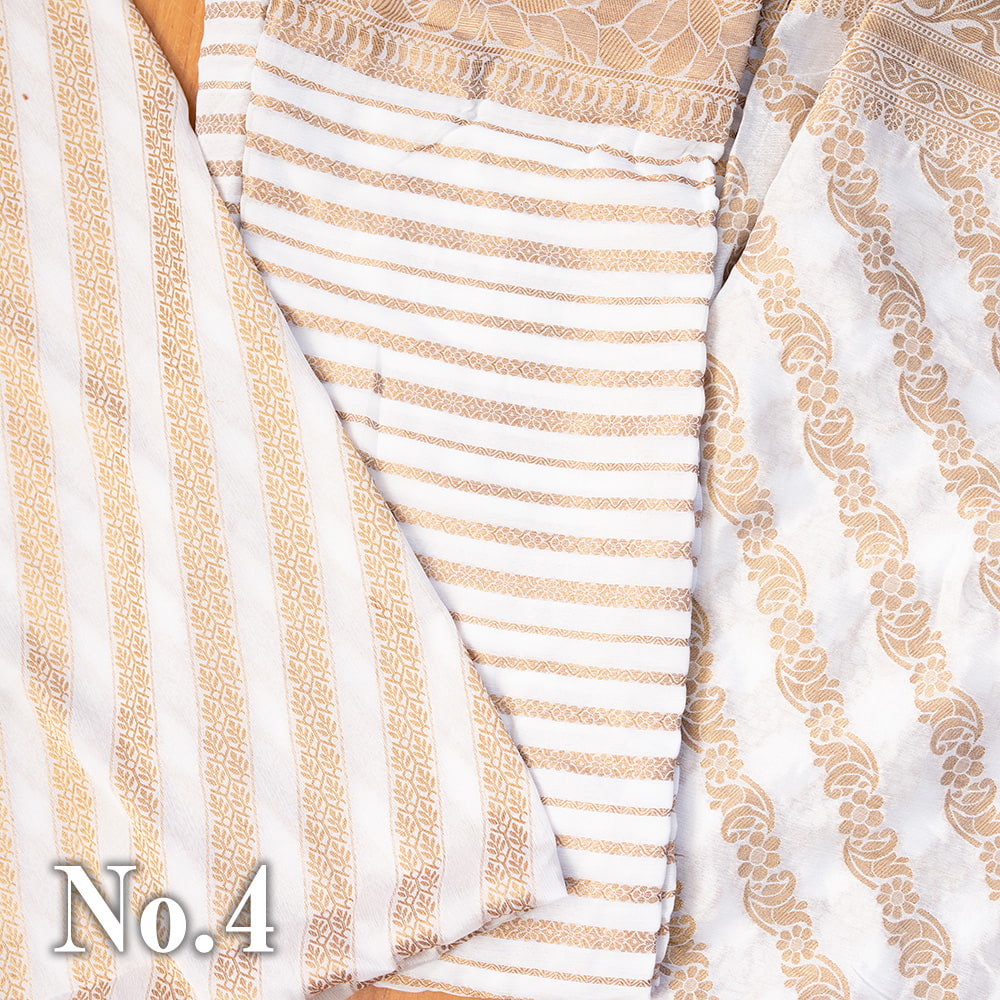【アソート】　白地に金糸を織り込んだインドのドゥパッタ　約265cm×約115cm4枚目の下部説明写真です