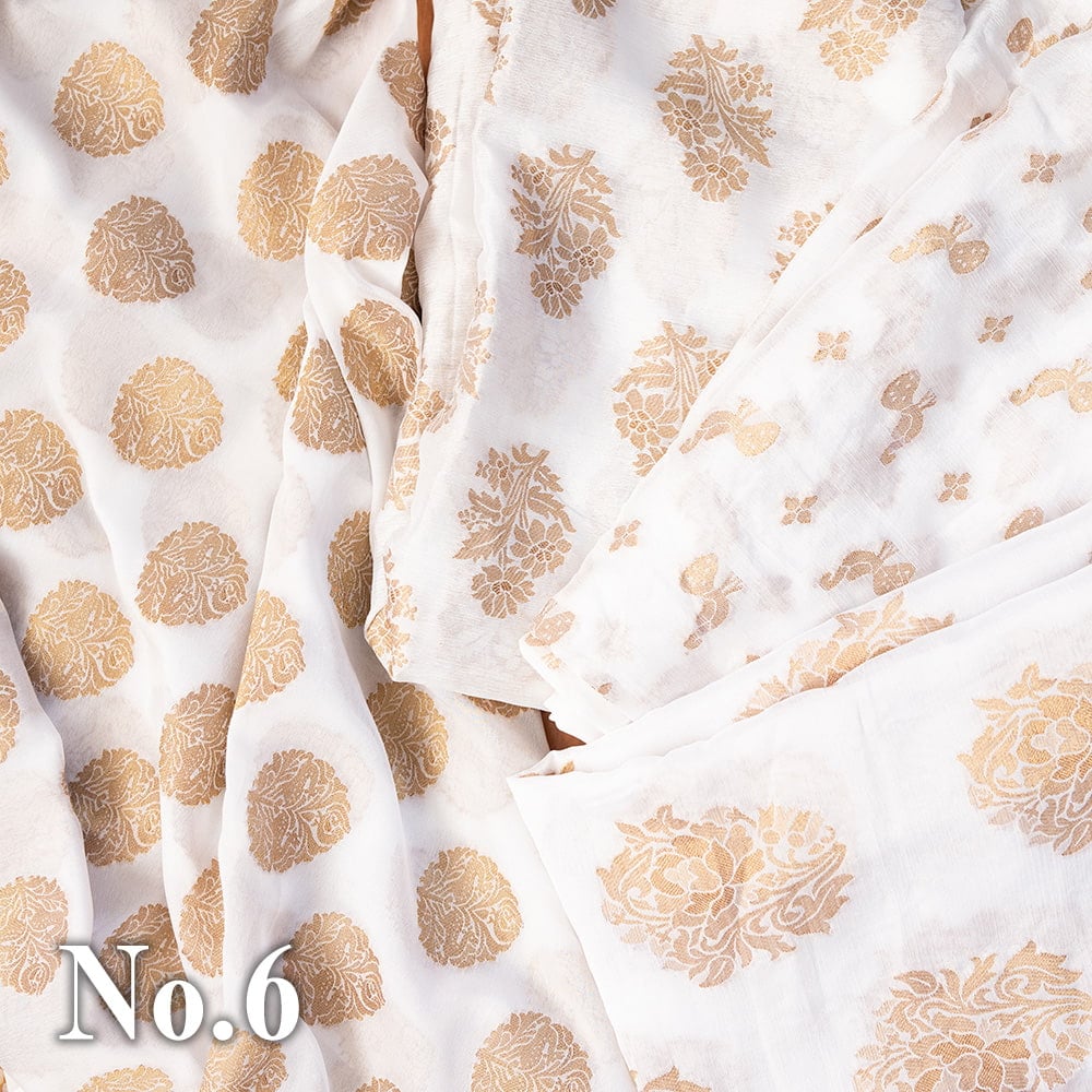 【アソート】　白地に金糸を織り込んだインドのドゥパッタ　約265cm×約115cm6枚目の下部説明写真です