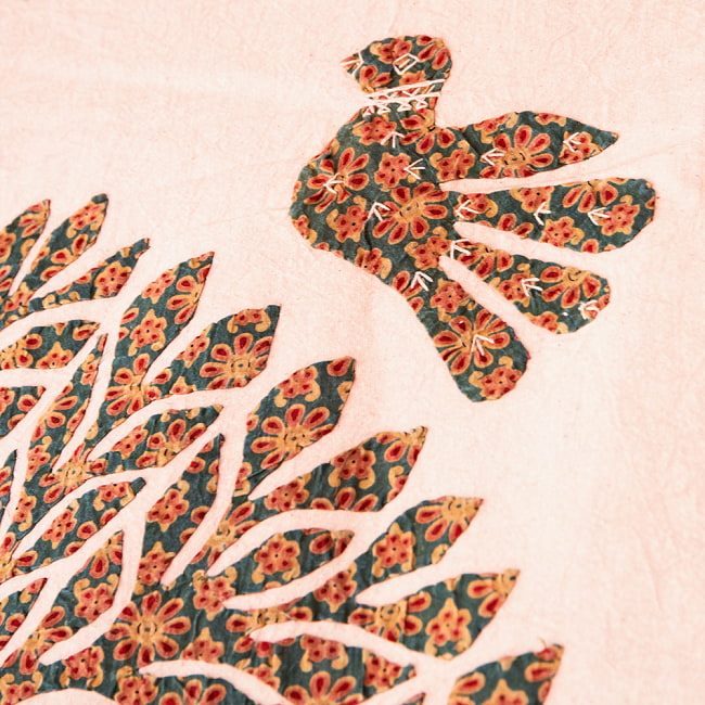 【展覧会出品用 最高級品・１点物】カンタ刺繍とバルメール村の美しいアップリケの特大マルチクロス 【約278cm x 225cm】-グリーン 8 - 動物たちも可愛らしい