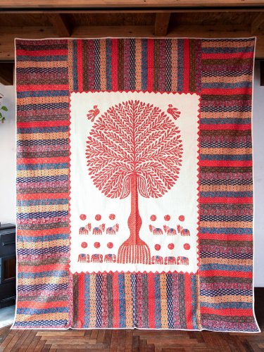 【展覧会出品用 最高級品・1点物】カンタ刺繍とバルメール村の美しいアップリケの特大マルチクロス 【約278cm x 225cm】-オレンジ(ID-DUA-37)