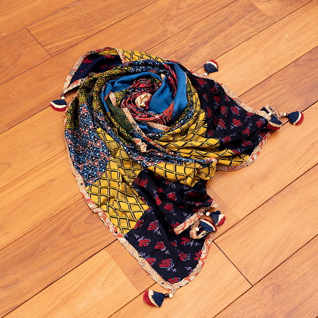 1点もの インドの伝統柄 アジュラックプリント ドゥパッタ ストール【約83cm×206cm】 10 - 巻いても美しい