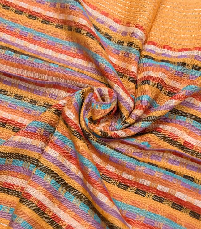 銀糸入りスカーフ - 薄オレンジ系 5 - クシュッとしてみました。