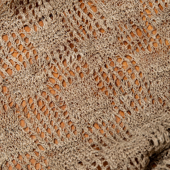 【1点もの】天然ネトルの手編みストール 約180cm x 56cm 6 - 細部を見てみました。