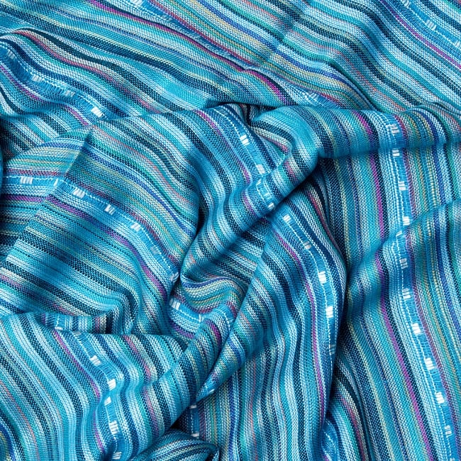 ルンギーのボーダーストール〔200cm×97cm〕アクアブルー 6 - 色彩のインドらしく、綺麗な布です