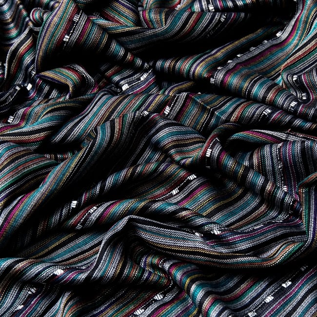 ルンギーのボーダーストール〔200cm×97cm〕ブラック 6 - 色彩のインドらしく、綺麗な布です