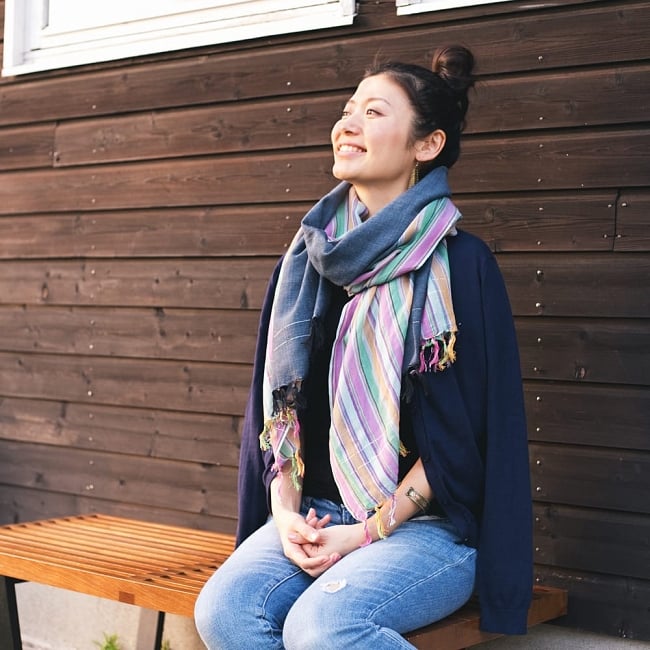 ルンギーのボーダーストール〔200cm×97cm〕オレンジ 8 - ストールとしてもおすすめです。（写真は類似商品です。）