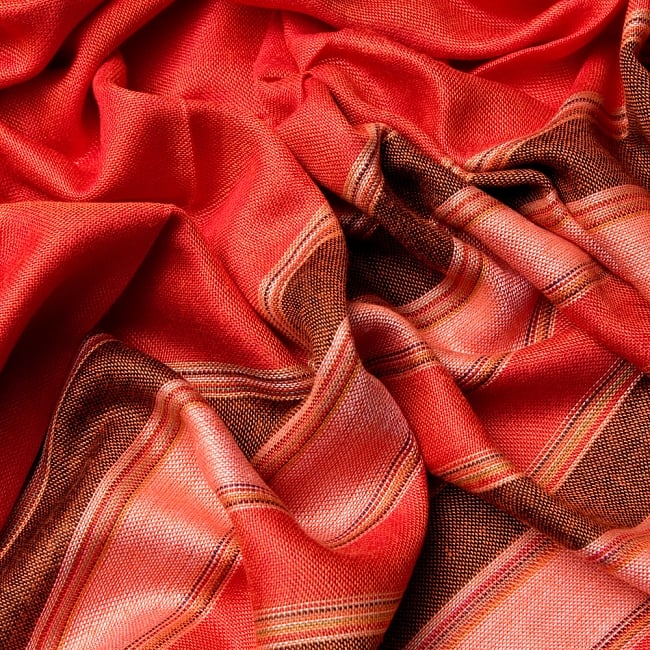 インドの伝統布ルンギーのボーダーストール〔200cm×97cm〕オレンジ 6 - 色彩のインドらしく、綺麗な布です