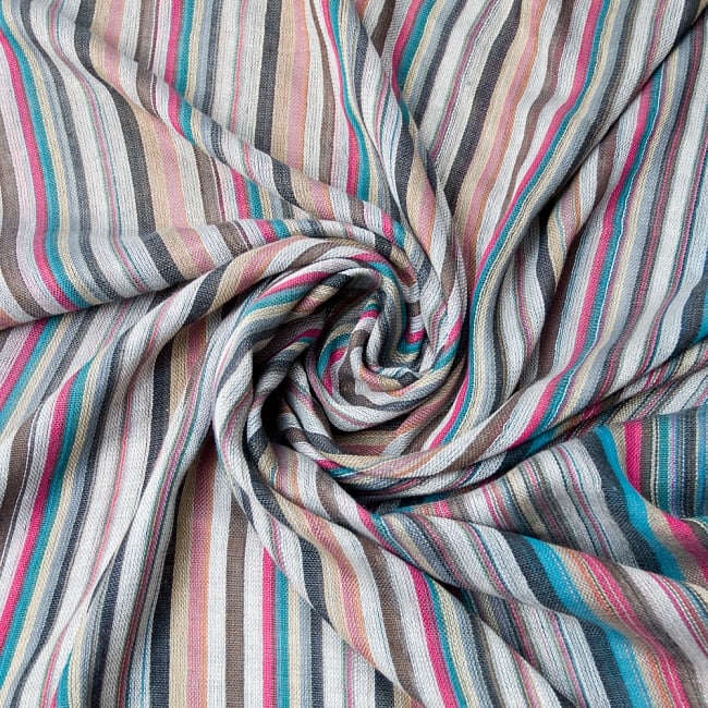 カラフルストライプスカーフ -グレー×マルチ系 5 - クシュッとしてみました。