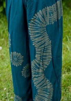 さらさら素材のシンプルリラックスパンツ - サブ5