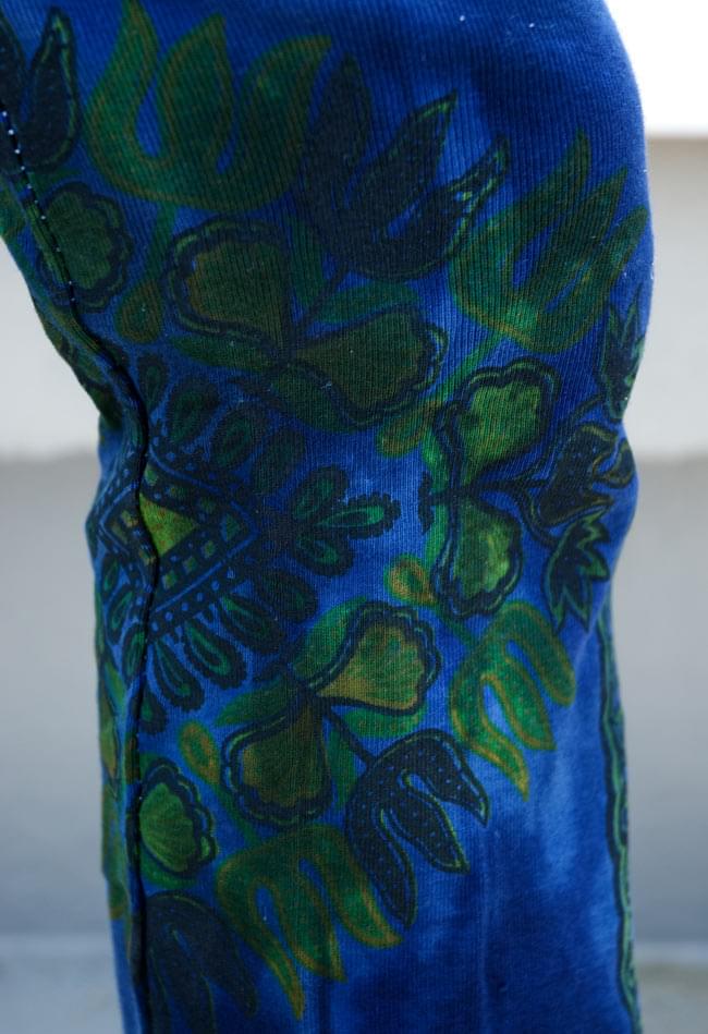 プリント柄のすっきりスリムブーツ・カット 【ブルー】 5 - 柄をアップにしてみました。