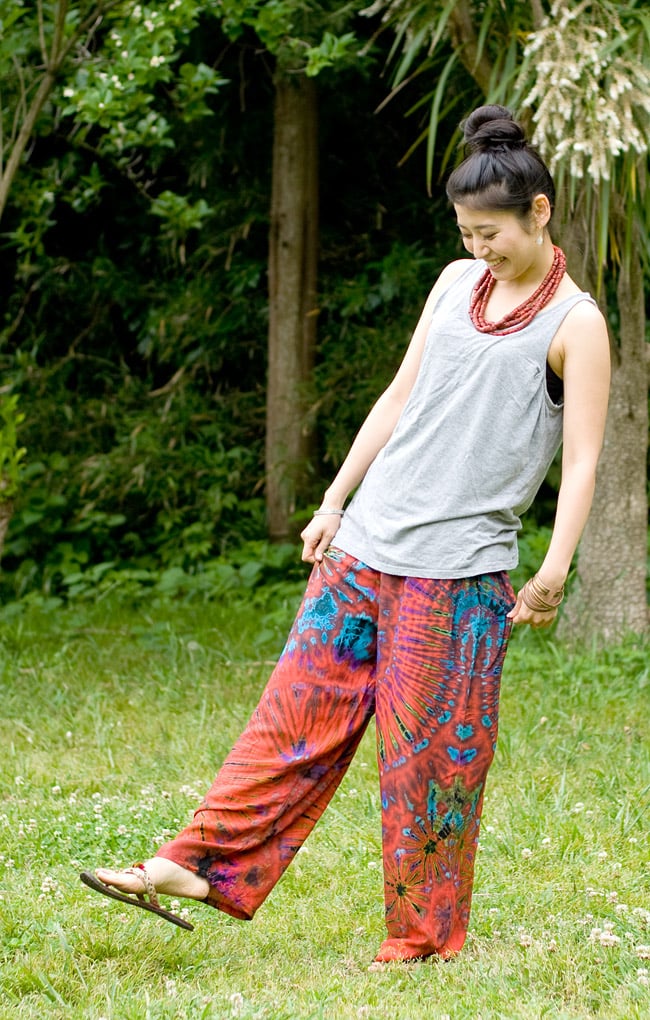 タイダイレーヨンリラックスパンツ 【赤系】の写真