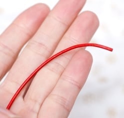 牛革紐 切り売り - 太さ:2mm〔赤〕 - サブ3