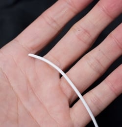 牛革紐 切り売り - 太さ:2mm〔白〕 - サブ3