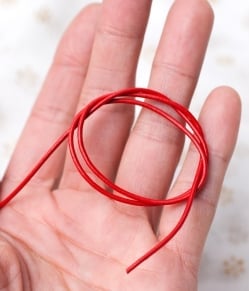 牛革紐 切り売り - 太さ:1.5mm〔赤〕 - サブ4