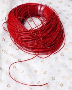 牛革紐 切り売り - 太さ:1.5mm〔赤〕 - サブ5