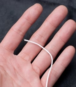 牛革紐 切り売り - 太さ:1.5mm〔白〕 - サブ2