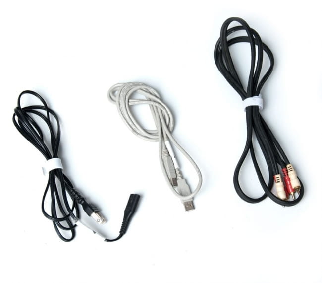 Pioneer CDJ-850-K 2台セット [レンタル・片道送料込] 5 - 届いてすぐ使えるように、USBケーブル、電源ケーブル、赤白ピンジャックが、1台につき各1セットつづ(計2セット)付属しています。