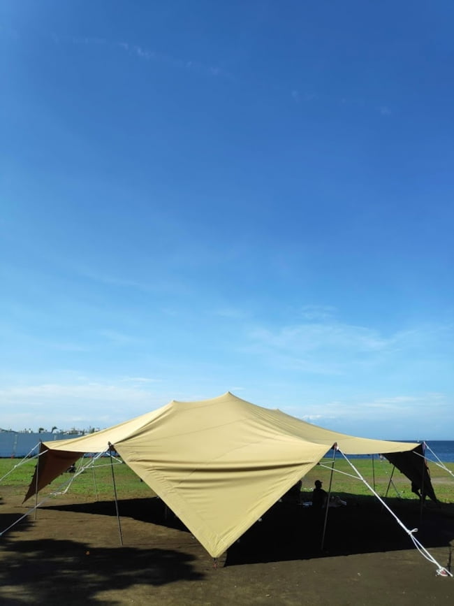 ストレッチテント 野外フェス イベント タープ【12m x 12m】【納期45日】 2 - 別のアングルから。こちらは10m x 10mのテントの画像になります