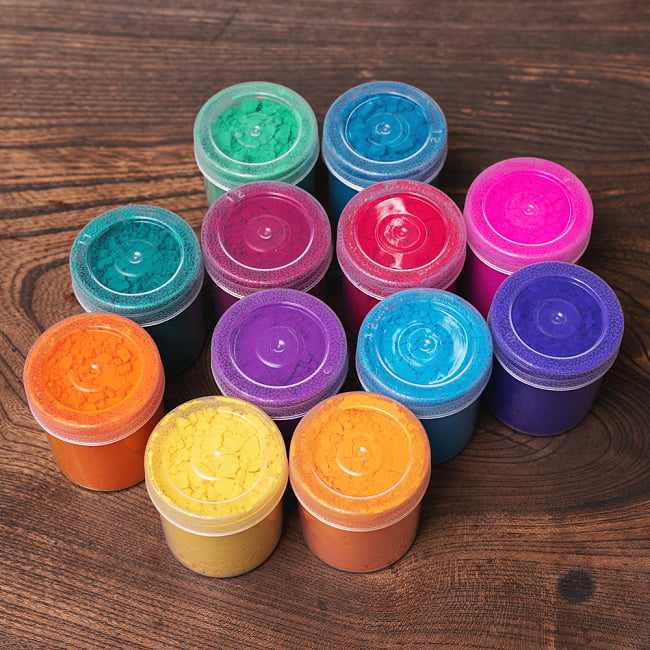 ホーリーの色粉14色セット[ボトル入り各25g] 2 - お送りする個数は14個です。一個一個はプラスチックのパッケージに入っています。