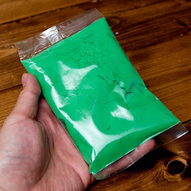 ホーリーの色粉 100gパック - グリーン 4 - このくらいのサイズ感になります