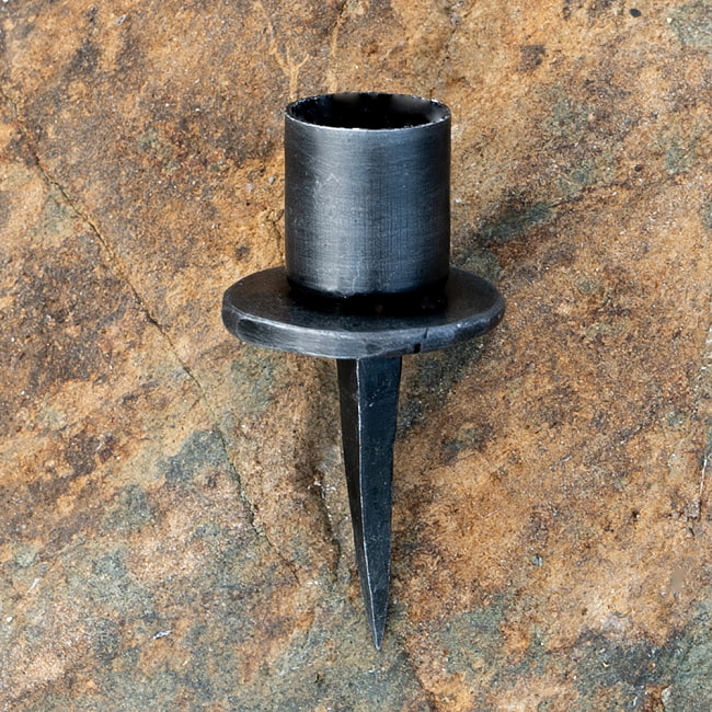 【3個SET】お買い得！　インドのアイアン キャンドル スタンドミニ 台つき 4 - 正面です。