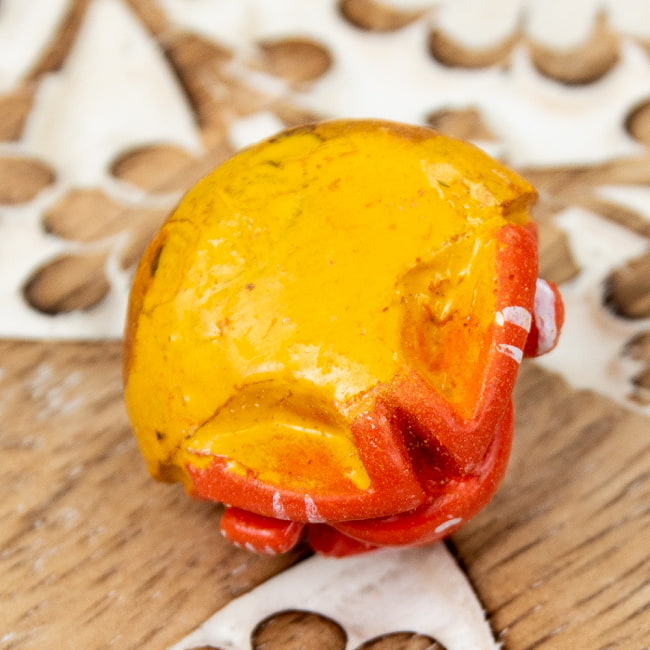 【5個セット】キンマの実に彫られたかわいいガネーシャ - Supari Ganesh 6 - 裏面です