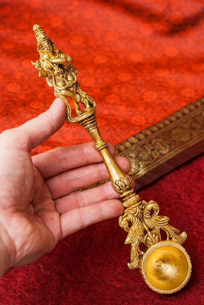 【3個セット】ブラス製 クリシュナスプーン - [高さ：約24.5cm] 9 - 手に取るとこれくらいの大きさです。