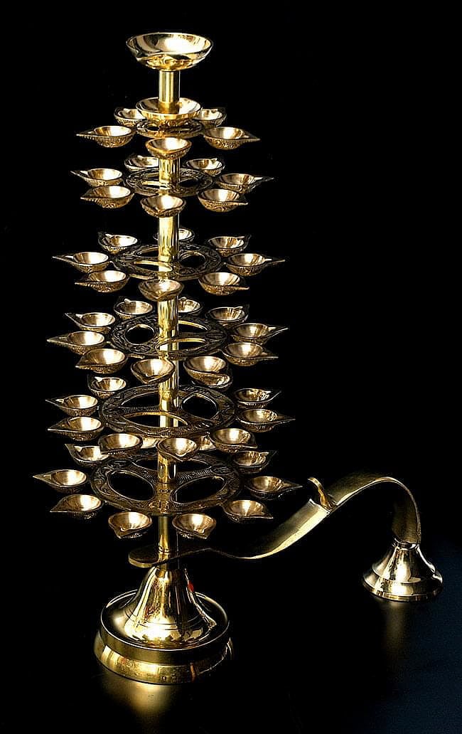 儀式「Aarti」に用いられるオイルランプ 7段【45cm】の写真