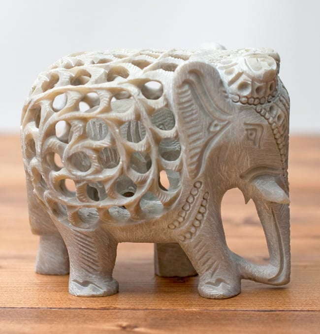 象の中に象がいる！ ソープストーン入れ子彫刻(約12cm) の通販[送料 