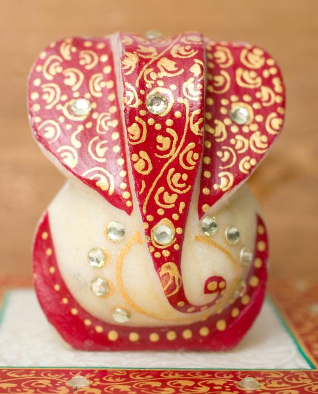 マーブルストーンのガネーシャ - 台座付き 4 - 真正面から見てみました。