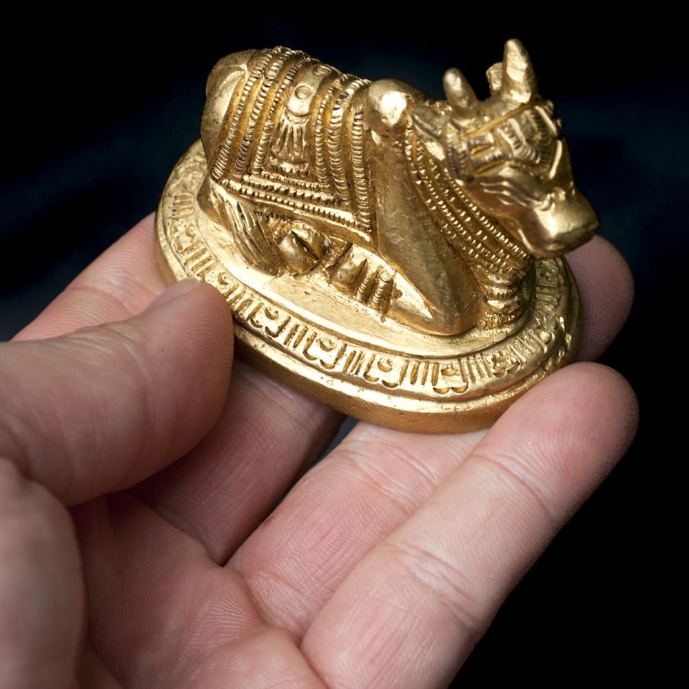 仏像 クリシュナ 聖牛 ナンディン ブラス製 ヒンドゥー 神様像 孔雀と笛を吹くクリシュナ〔8.2cm〕 インド 置物 エスニック アジア 送料無料 クリシュナ 聖牛 ナンディン ブラス製 笛を吹くクリシュナ〔15.5cm〕 ヒンドゥー 神様像 インド 置物