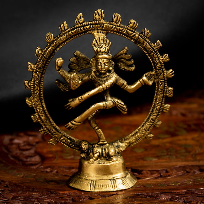 ダンシング　シヴァ【約9.5cm】の写真1枚目です。小さいながらも存在感のあるシヴァ像です。シヴァ,シヴァ像,神様像,ナタラジ,ヒンドゥー教,ナタラージャ,パシュパティ,shiva