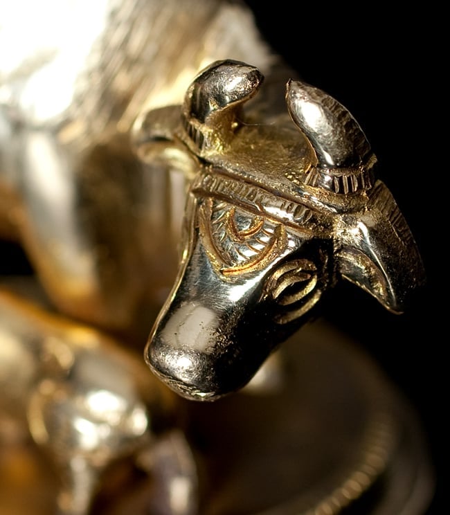 ブラス製 聖牛スラビー像 Kamadhenu[5.2cm] の通販 - TIRAKITA.COM