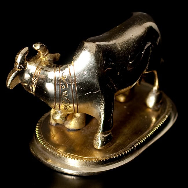 ブラス製 聖牛スラビー像 Kamadhenu[5.2cm] の通販 - TIRAKITA.COM